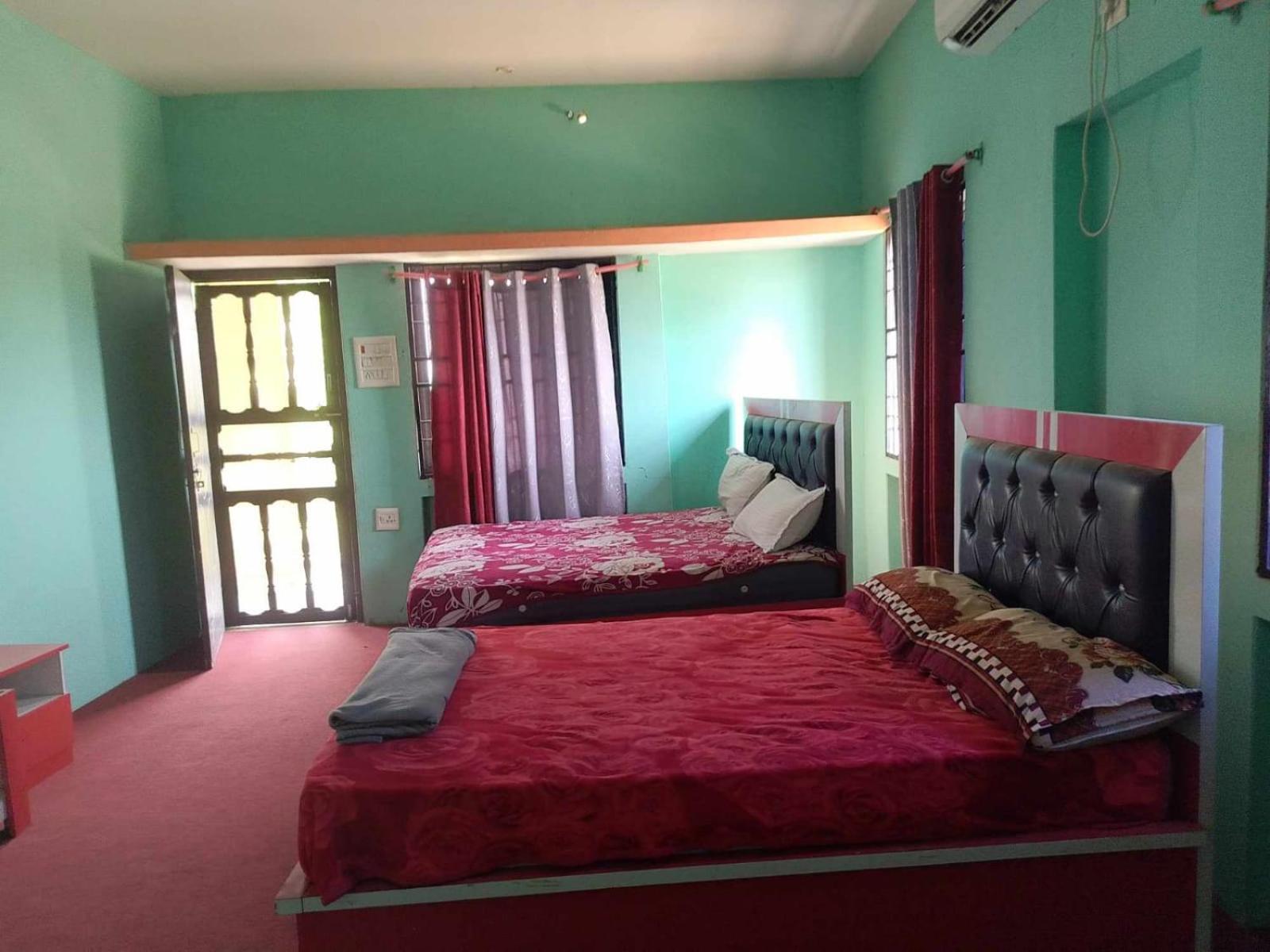 Subha Laxmi Hotel & Lodge Bahāsi Esterno foto